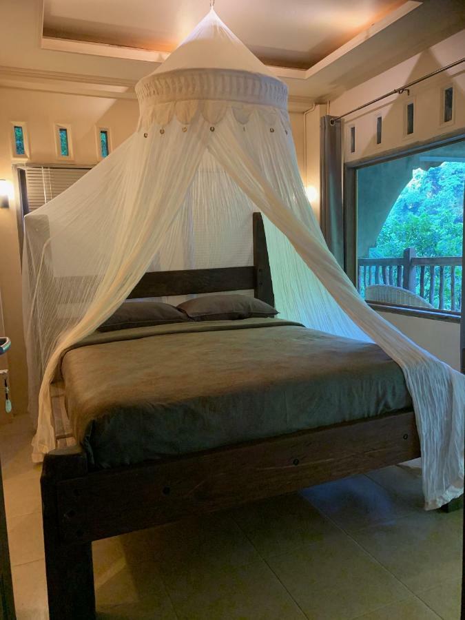 Kupu Kupu Garden Guest House & Cafe Bukit Lawang Exterior photo
